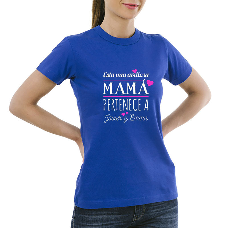 Camiseta personalizada 'Mamá pertenece a...'